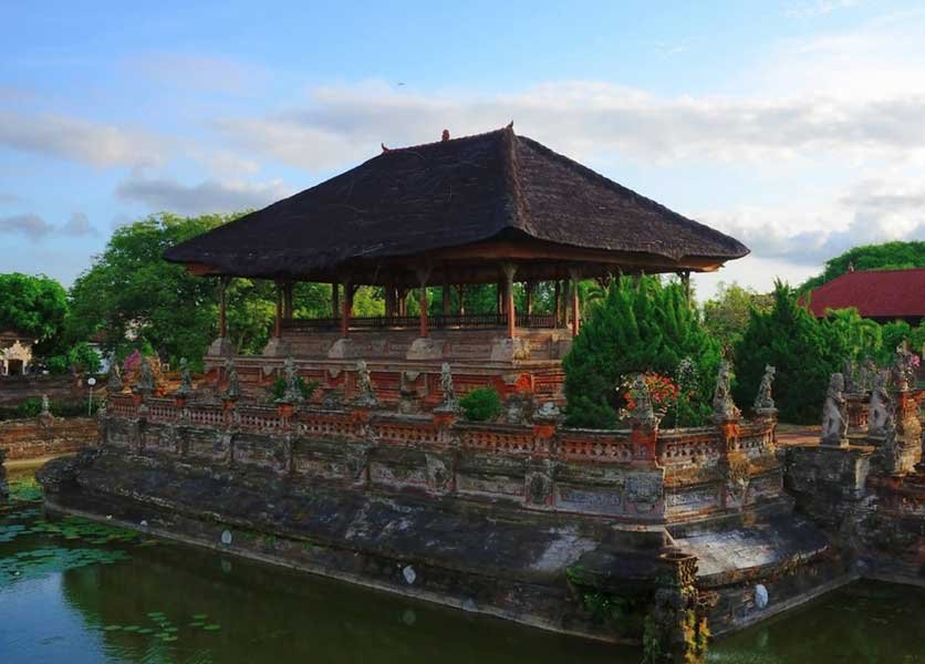 Main bale at Kertha Gosa